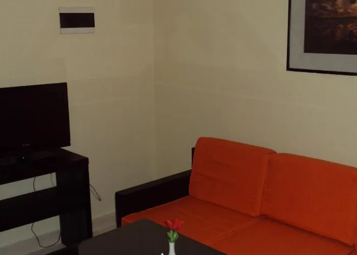 Elysees Apartmanhotel