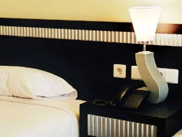 Apartmanhotel Elysees Gurdaka