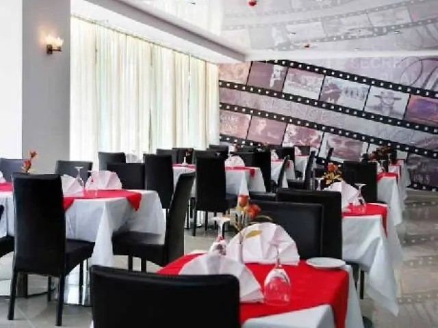 Elysees Apartmanhotel